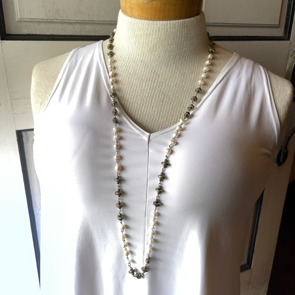 Lizou Pearl Necklace